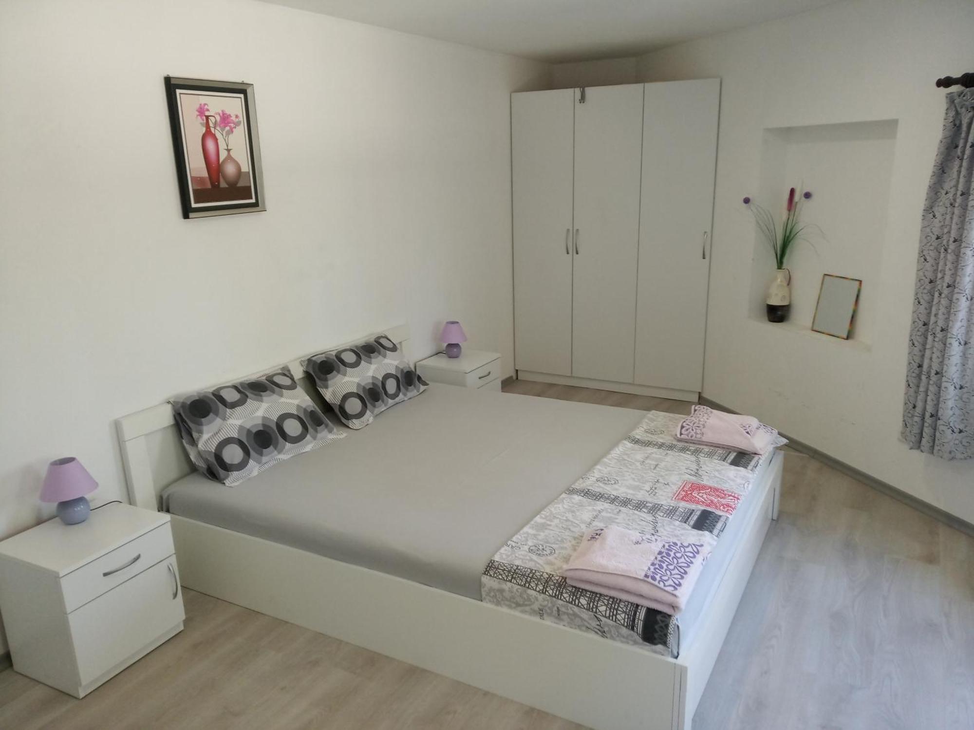 Divna Guest House Krushuna Esterno foto