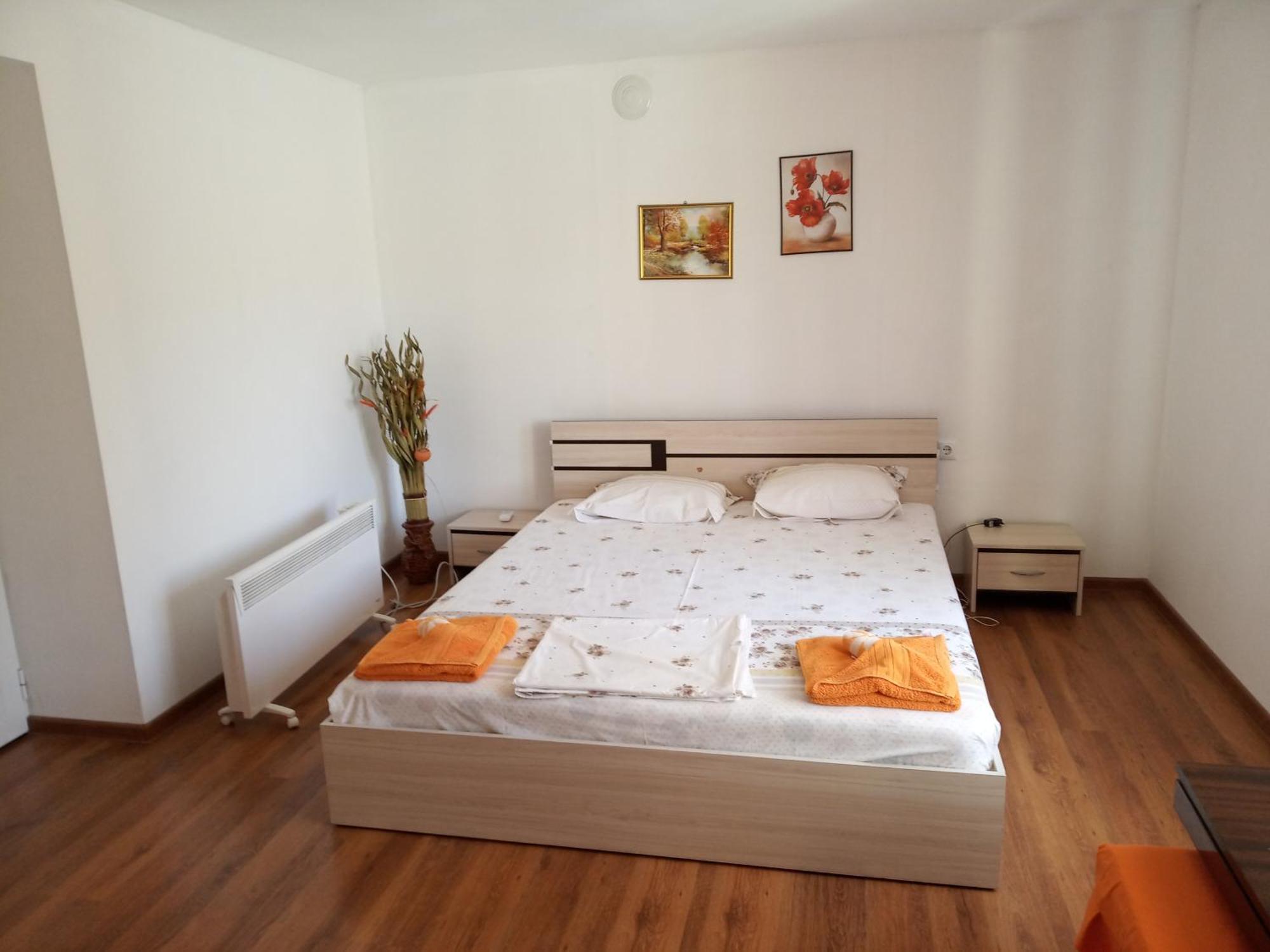 Divna Guest House Krushuna Esterno foto