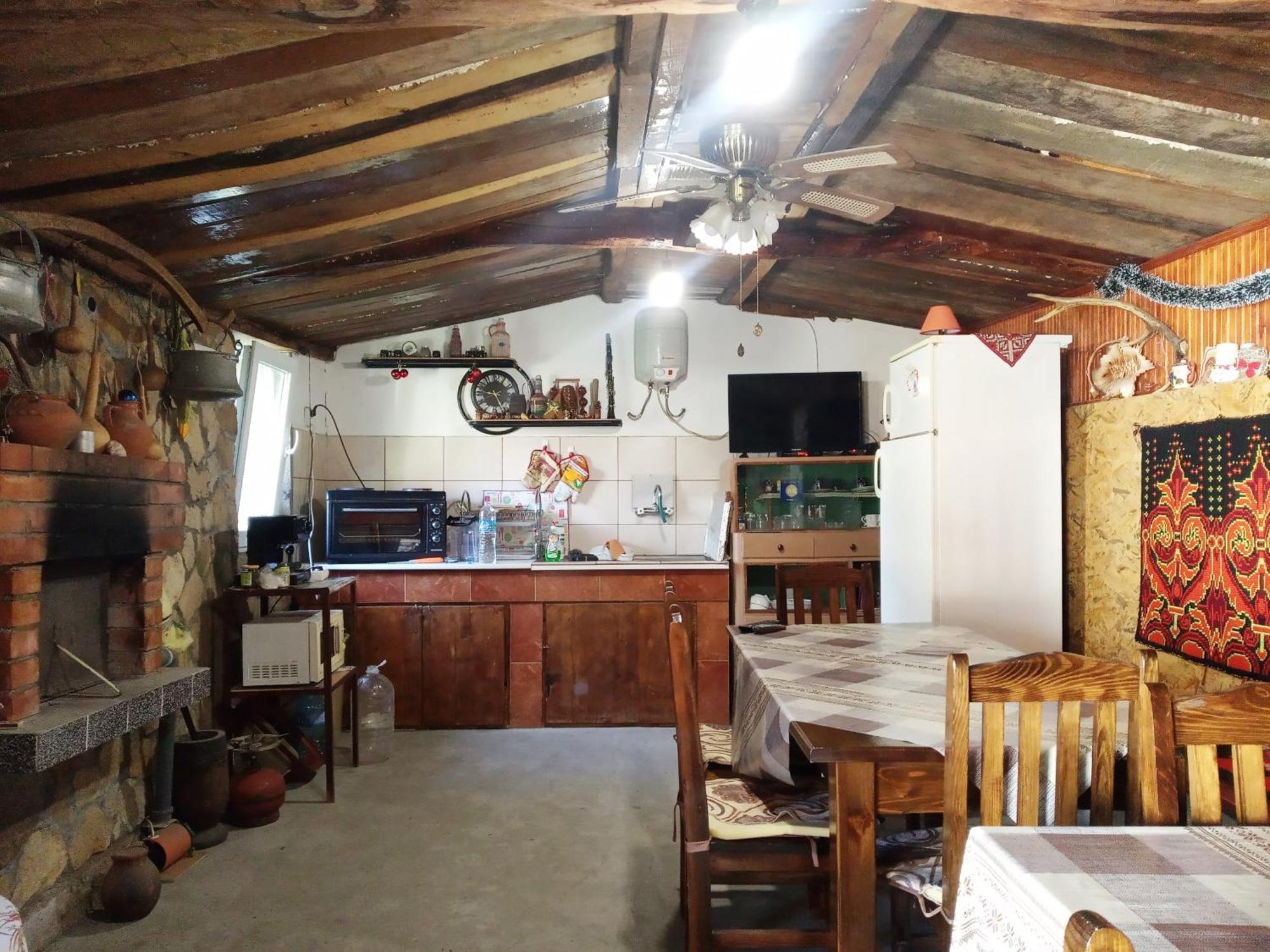 Divna Guest House Krushuna Esterno foto